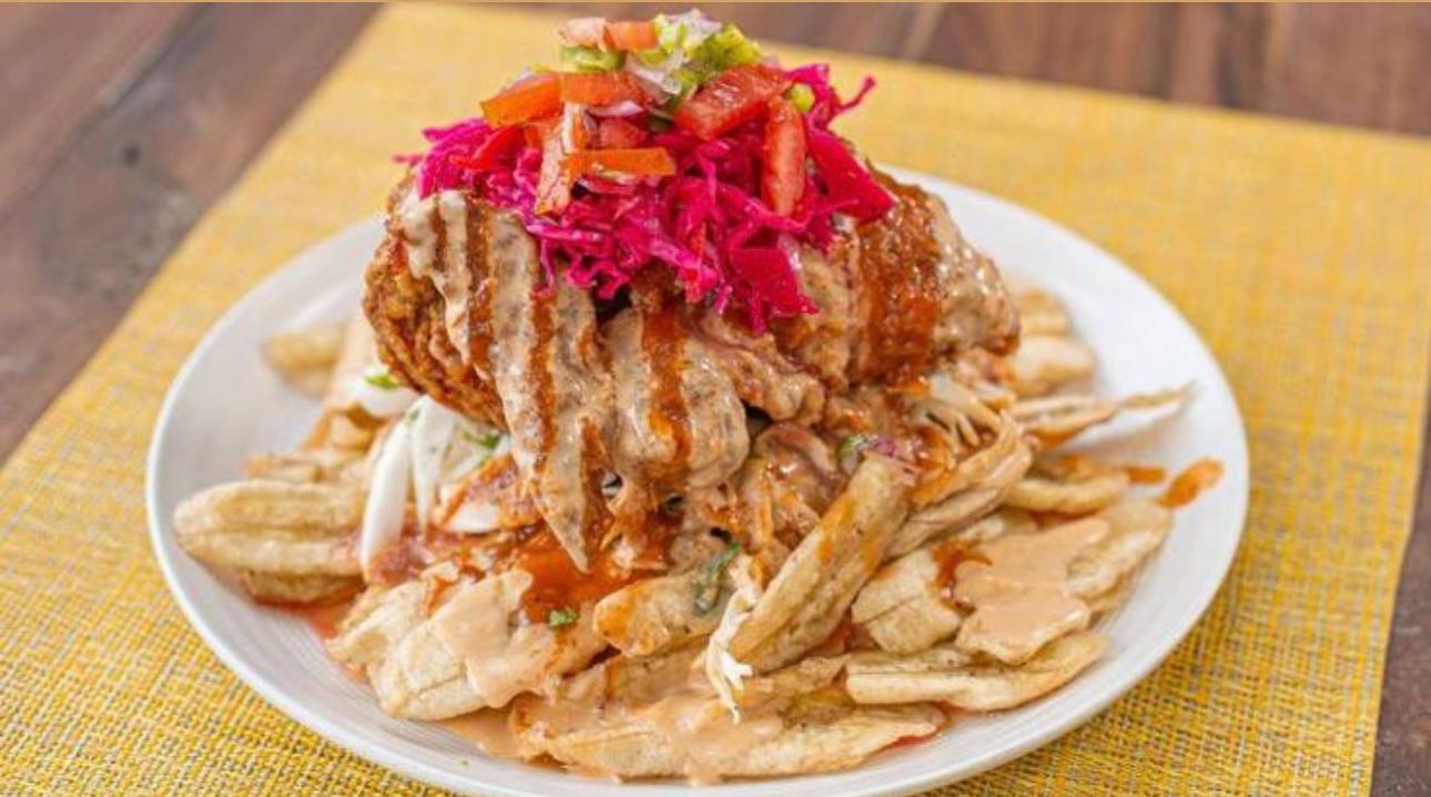 Pollo con Tajadas
